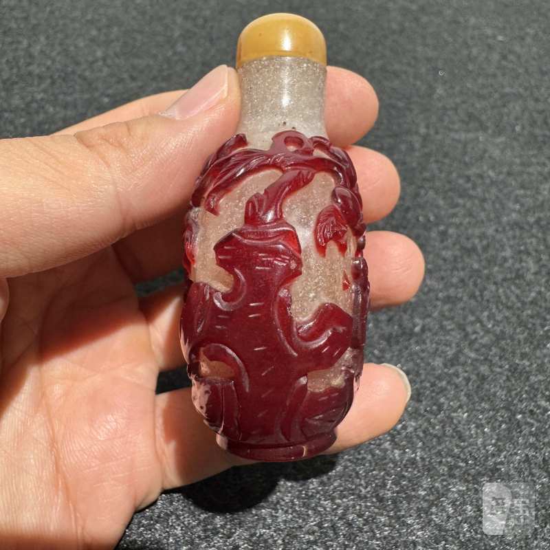 清 高士童子纹套红鼻烟壶 - 图4